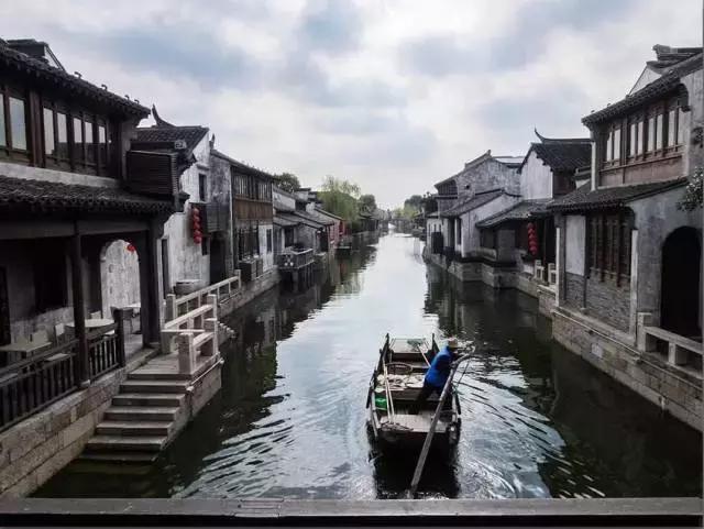 逃离遗弃的建筑4